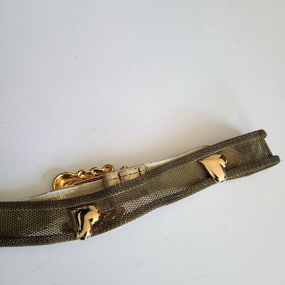 Susi Roher belt with gold metal mesh and hearts design. - Picture 4 of 9